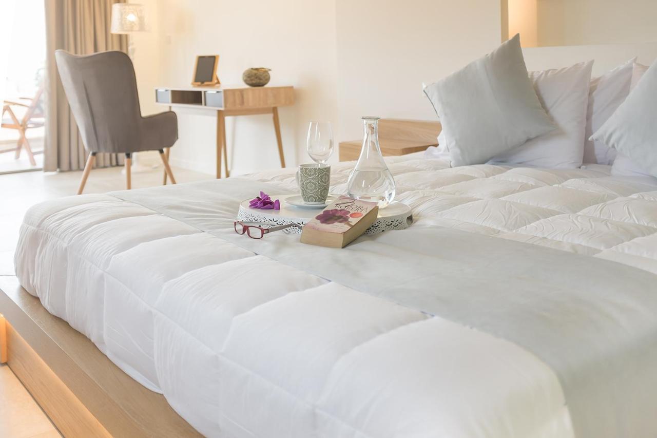 Lilium Luxury Suites Agia Marina 외부 사진