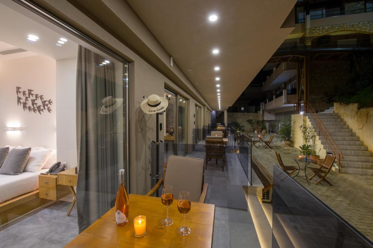 Lilium Luxury Suites Agia Marina 외부 사진